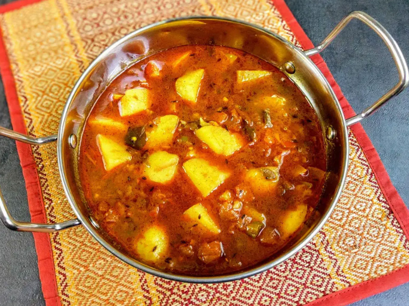 Aloo Tamatar Ka Jhol