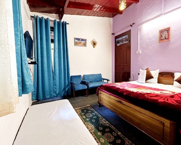 Bed Room Himalayan Home Nainital